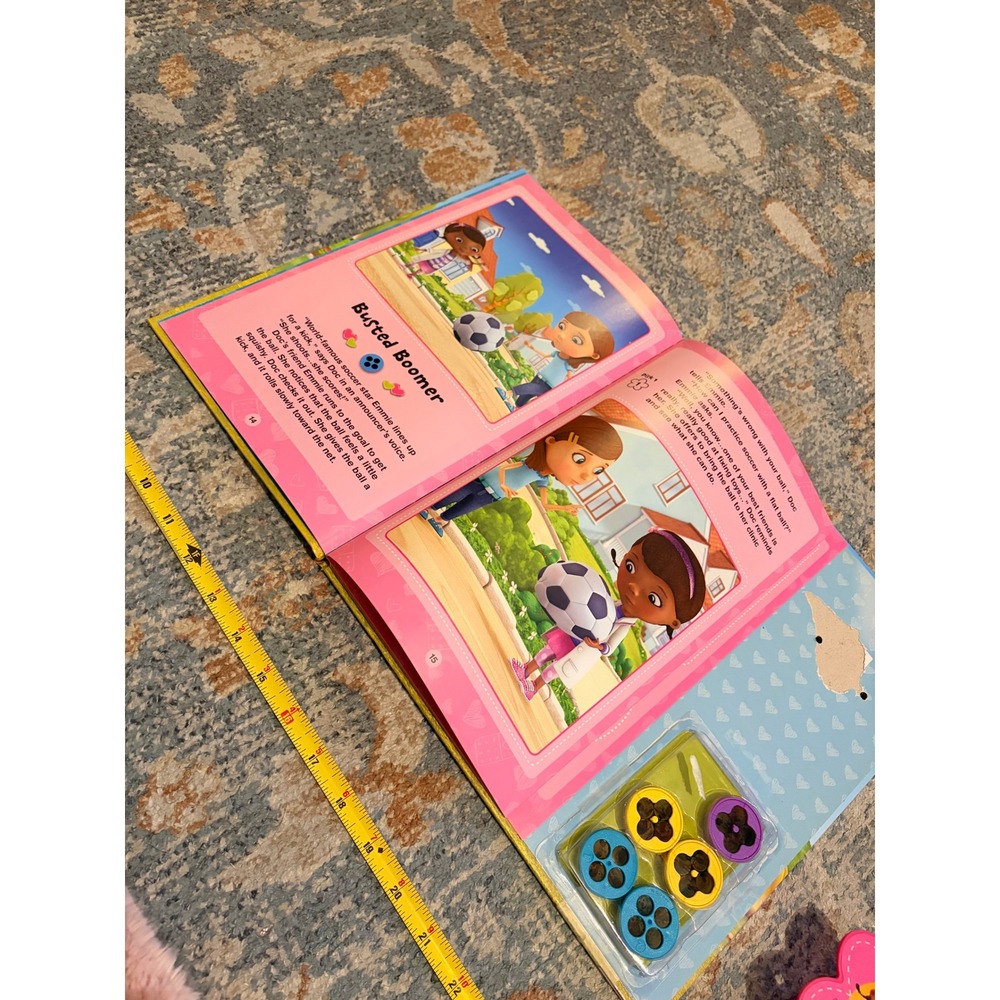 Disney Doc McStuffins Movie Theater Storybook & Movie Projector Set & Discs - Picture 5 of 7